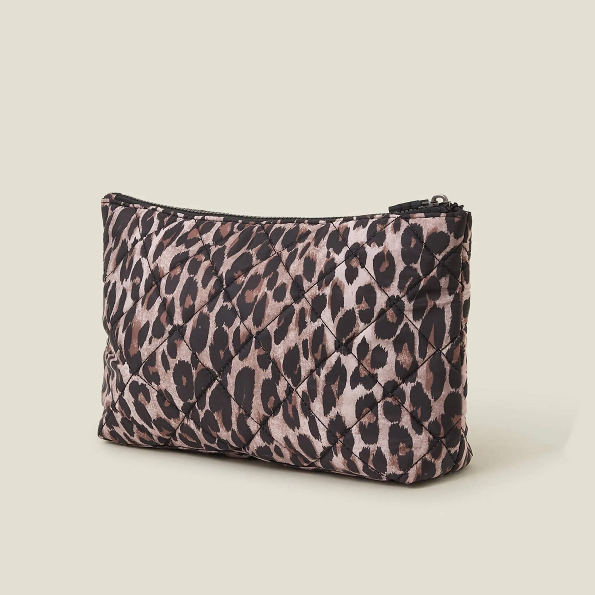 Accessorize London Women's Quilted Leopard Print Wash Bag