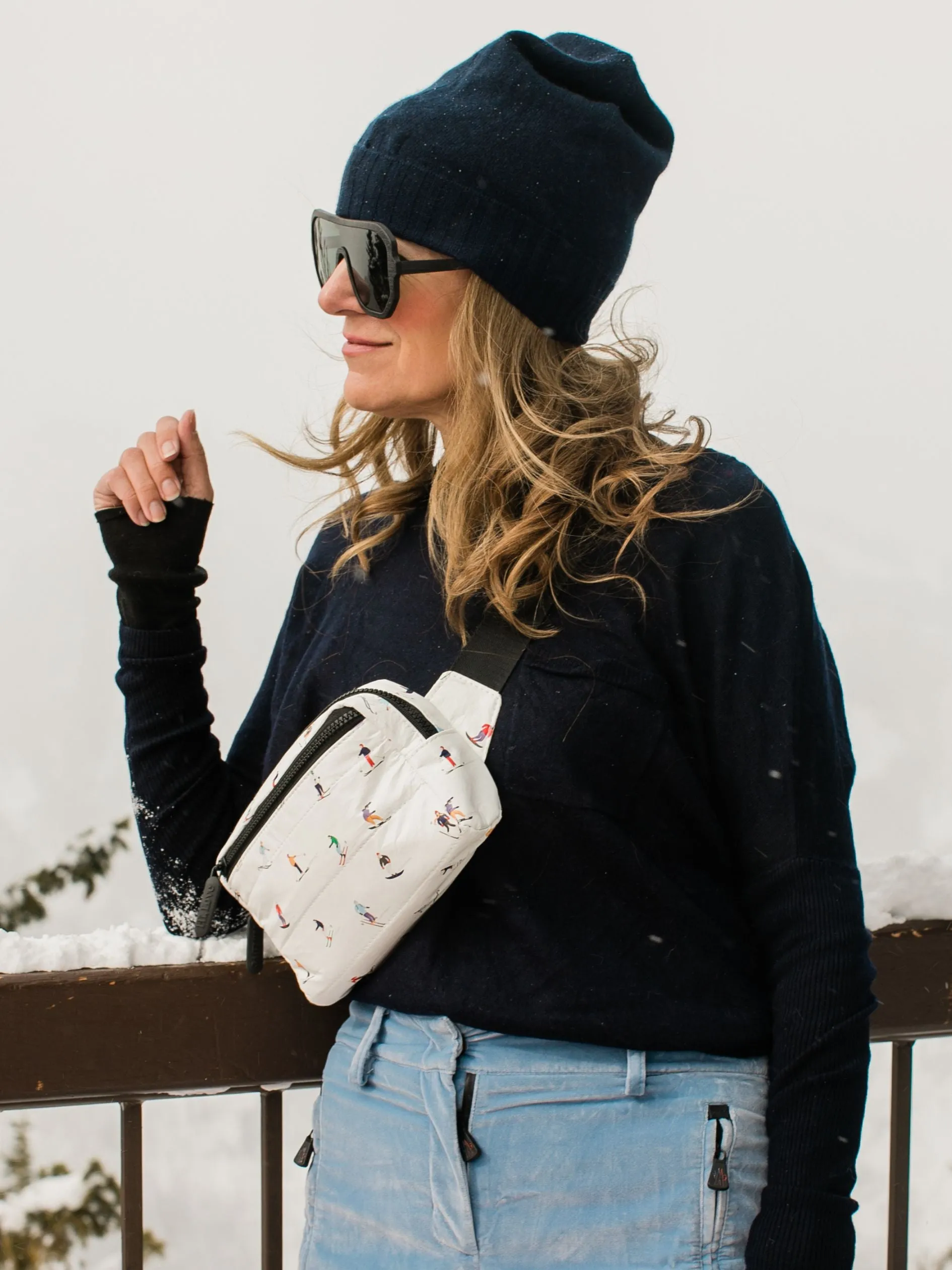 Puffer Fanny Pack in Dancing Skiers